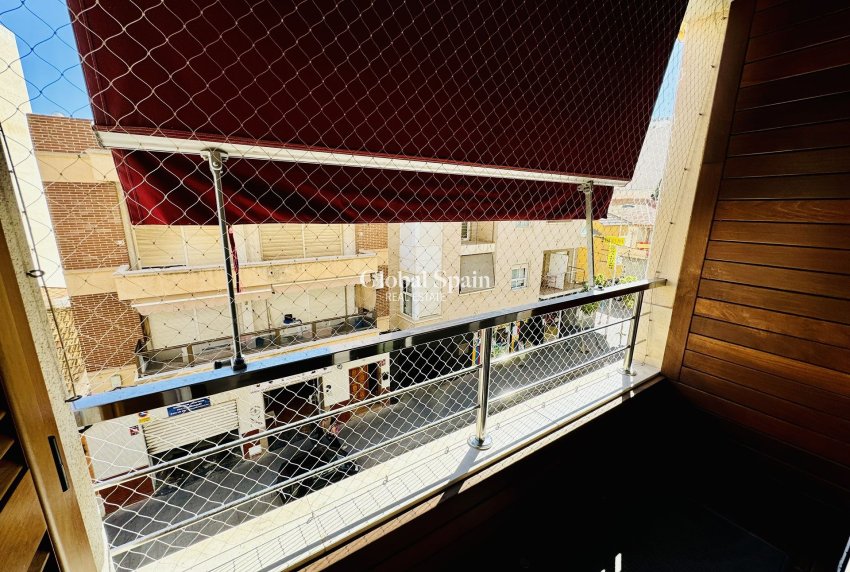 Revente - APPARTEMENT -
TORREVIEJA - Costa Blanca