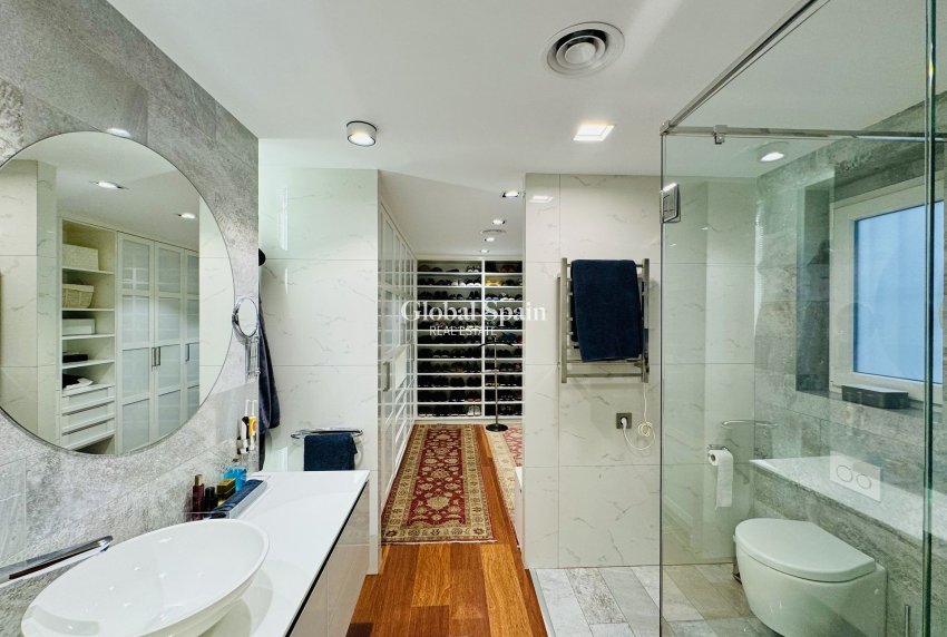 Revente - APPARTEMENT -
TORREVIEJA - Costa Blanca