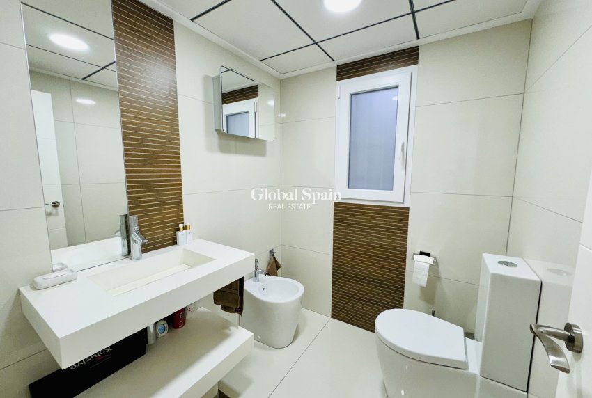 Revente - APPARTEMENT -
TORREVIEJA - Costa Blanca