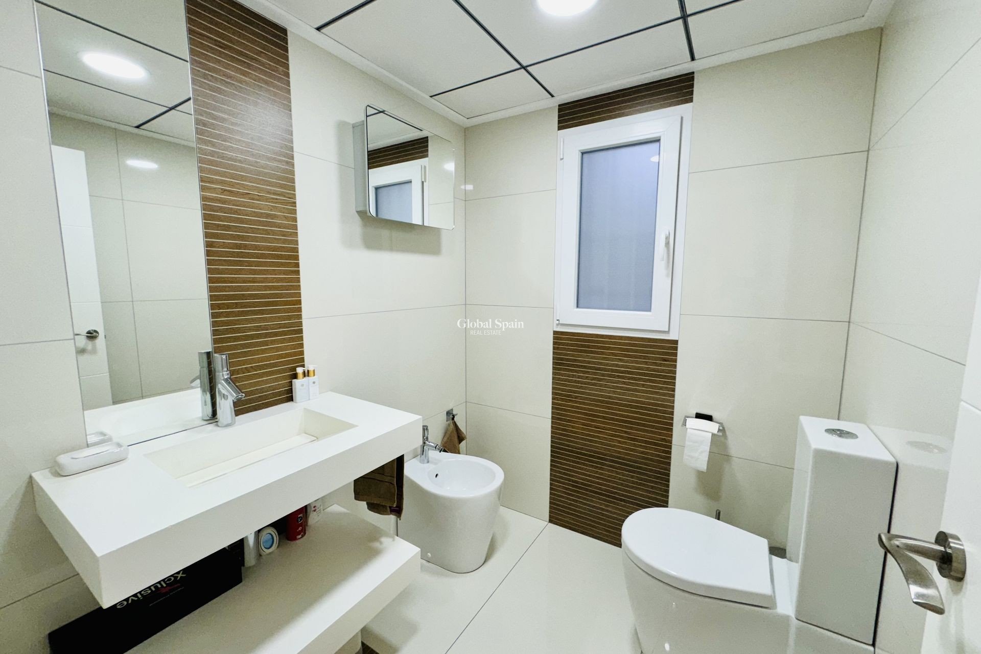 Revente - APPARTEMENT -
TORREVIEJA - Costa Blanca