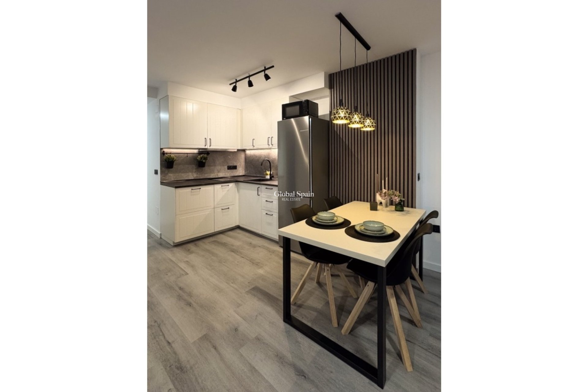 Revente - APPARTEMENT -
TORREVIEJA - Costa Blanca