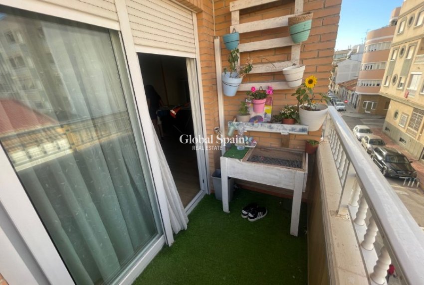 Revente - APPARTEMENT -
TORREVIEJA - Costa Blanca