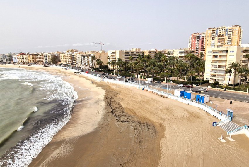 Revente - APPARTEMENT -
TORREVIEJA - Costa Blanca