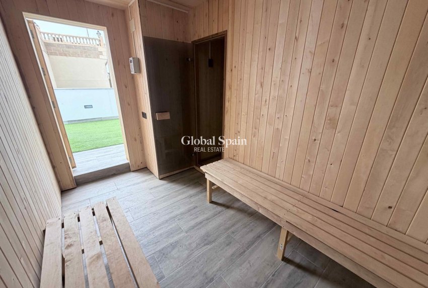 Revente - APPARTEMENT -
TORREVIEJA - Costa Blanca