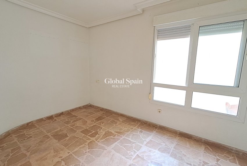 Revente - APPARTEMENT -
TORREVIEJA - Costa Blanca