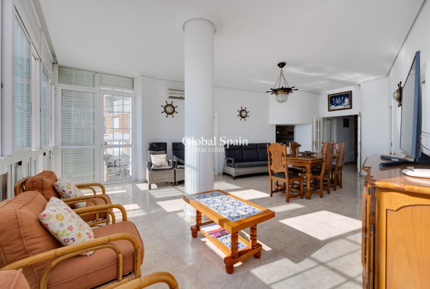 Revente - APPARTEMENT -
TORREVIEJA - Costa Blanca