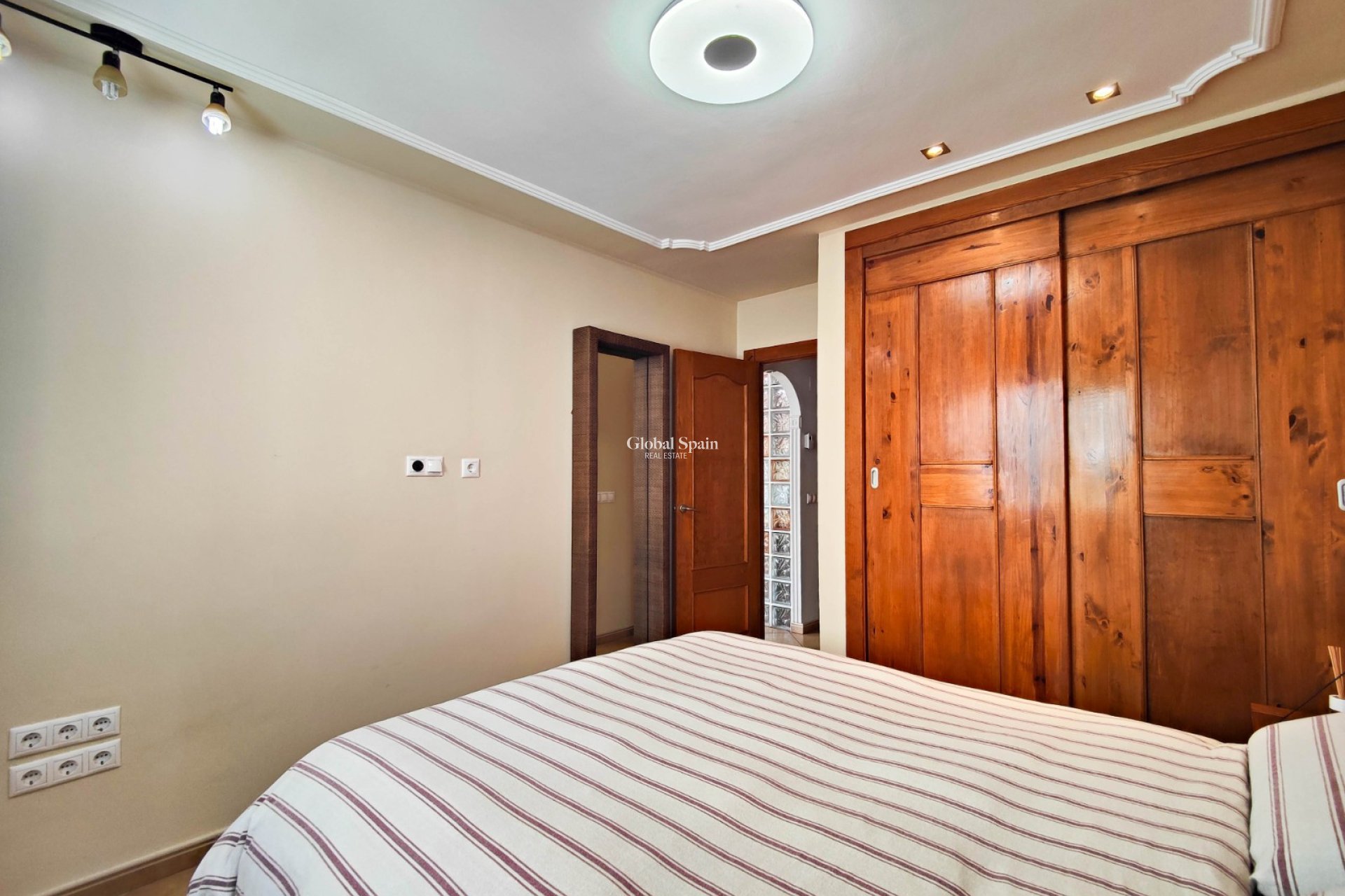 Revente - APPARTEMENT -
TORREVIEJA - Costa Blanca