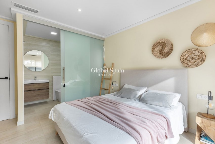 Revente - APPARTEMENT -
TORREVIEJA - Costa Blanca