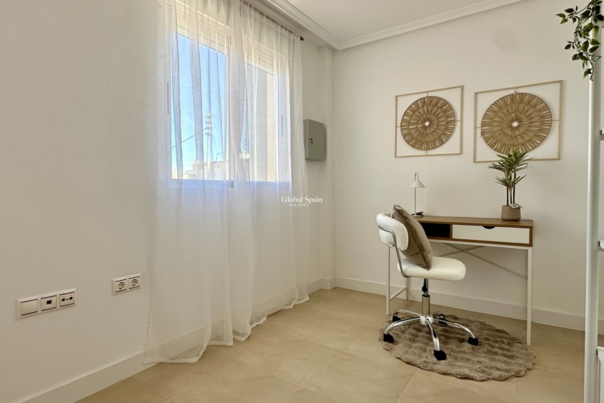 Revente - APPARTEMENT -
TORREVIEJA - Costa Blanca
