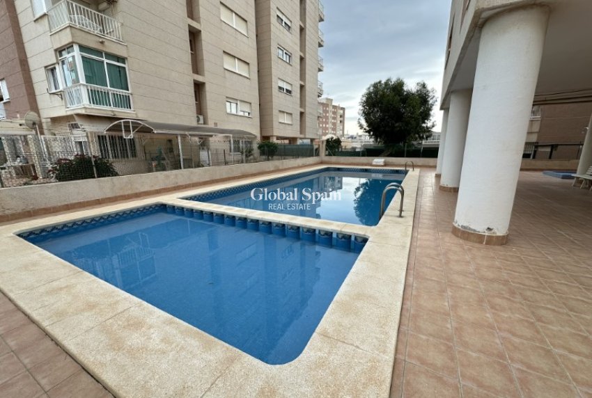 Revente - APPARTEMENT -
TORREVIEJA - Costa Blanca