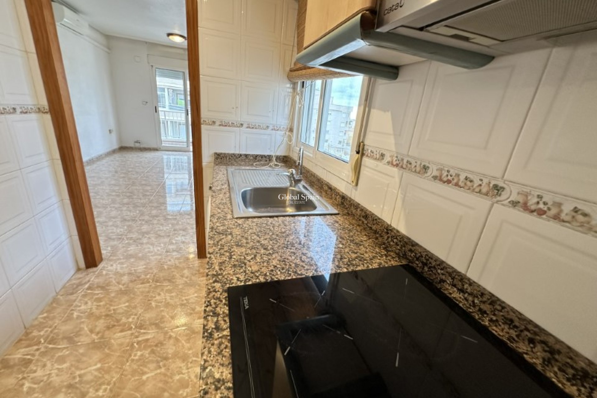 Revente - APPARTEMENT -
TORREVIEJA - Costa Blanca