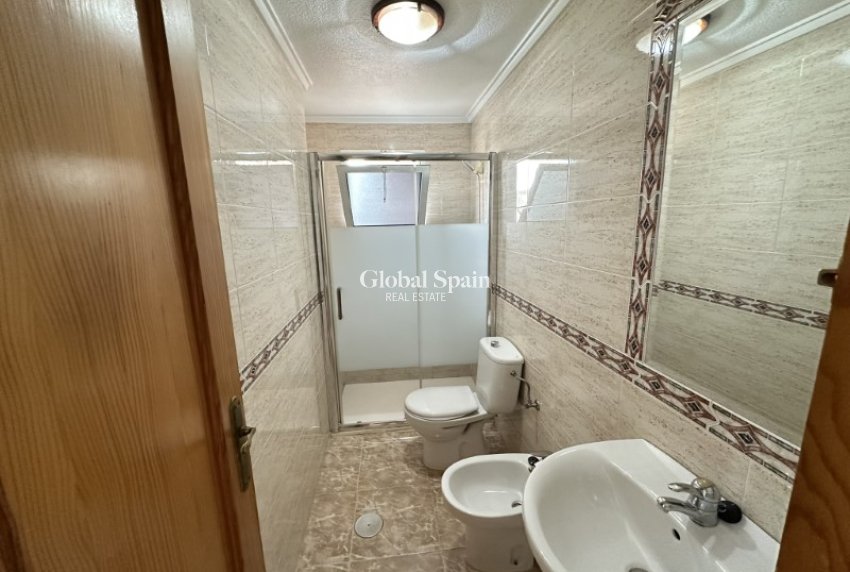 Revente - APPARTEMENT -
TORREVIEJA - Costa Blanca