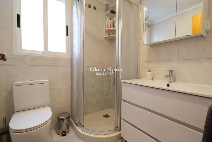 Revente - APPARTEMENT -
TORREVIEJA - Costa Blanca