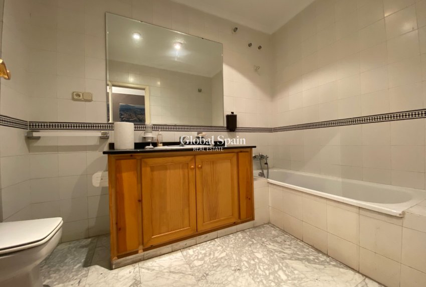 Revente - APPARTEMENT -
TORREVIEJA - Costa Blanca