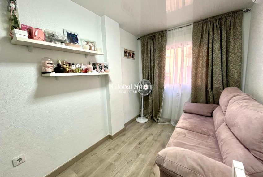 Revente - APPARTEMENT -
TORREVIEJA - Costa Blanca
