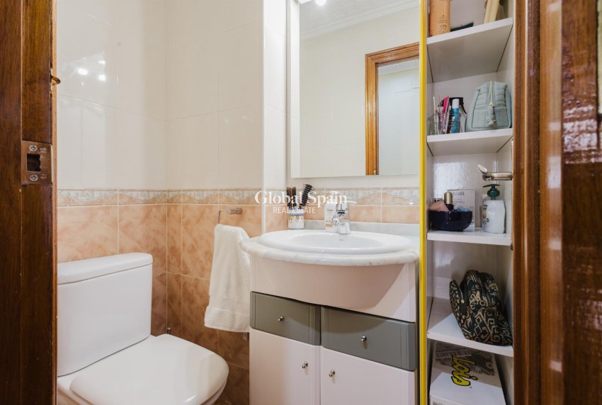 Revente - APPARTEMENT -
TORREVIEJA - Costa Blanca