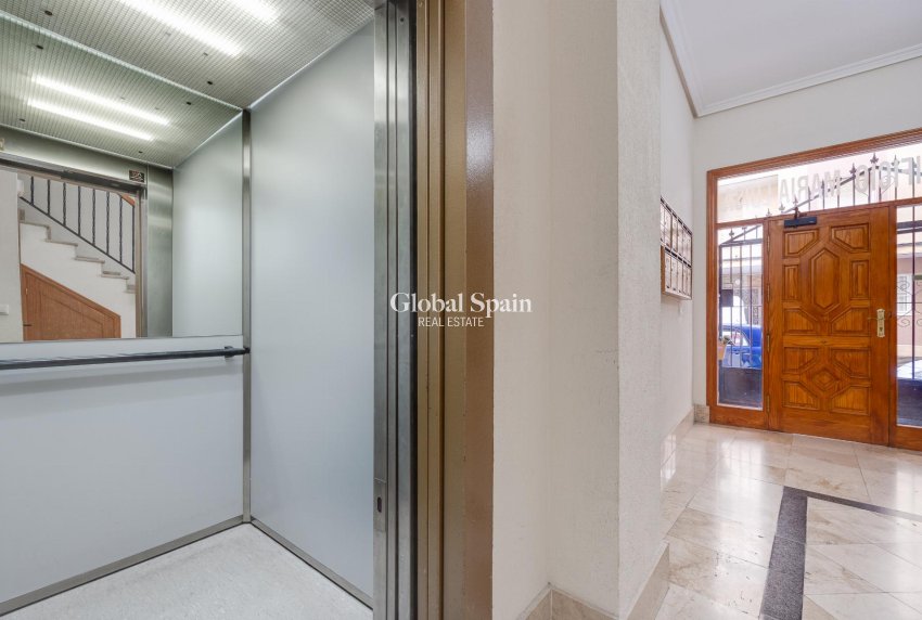 Revente - APPARTEMENT -
TORREVIEJA - Costa Blanca