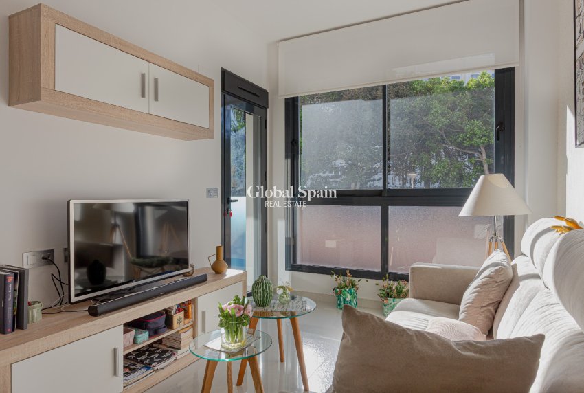 Revente - APPARTEMENT -
TORREVIEJA - Costa Blanca