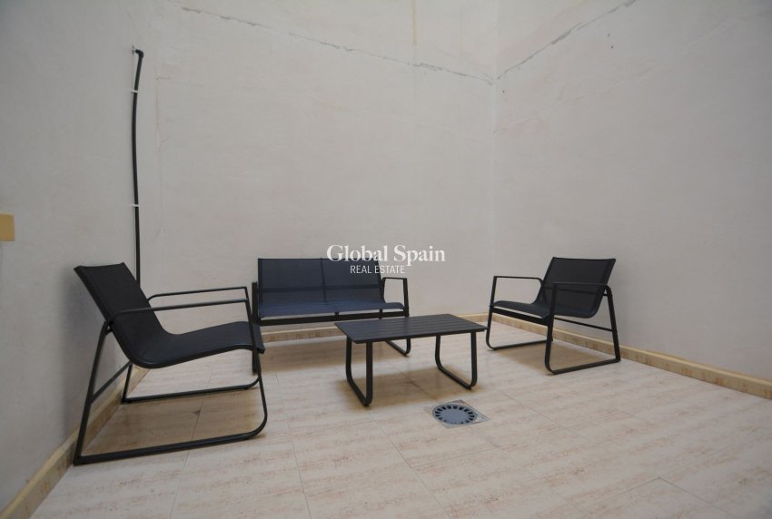 Revente - APPARTEMENT -
TORREVIEJA - Costa Blanca