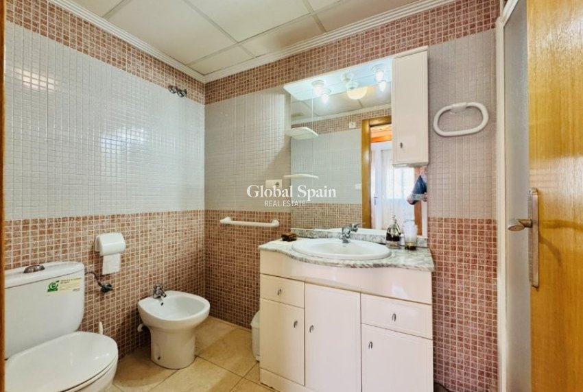 Revente - APPARTEMENT -
TORREVIEJA - Costa Blanca