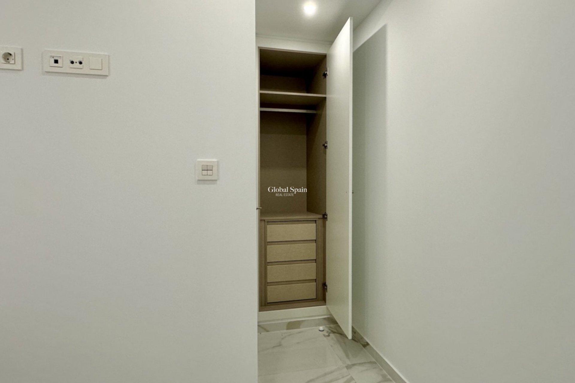 Revente - APPARTEMENT -
TORREVIEJA - Costa Blanca