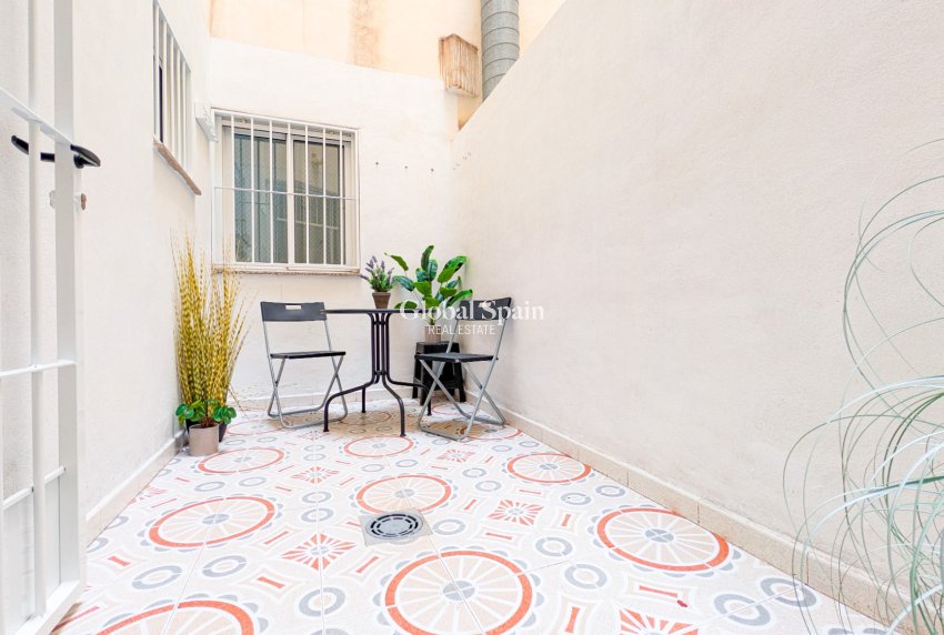 Revente - APPARTEMENT -
TORREVIEJA - Costa Blanca