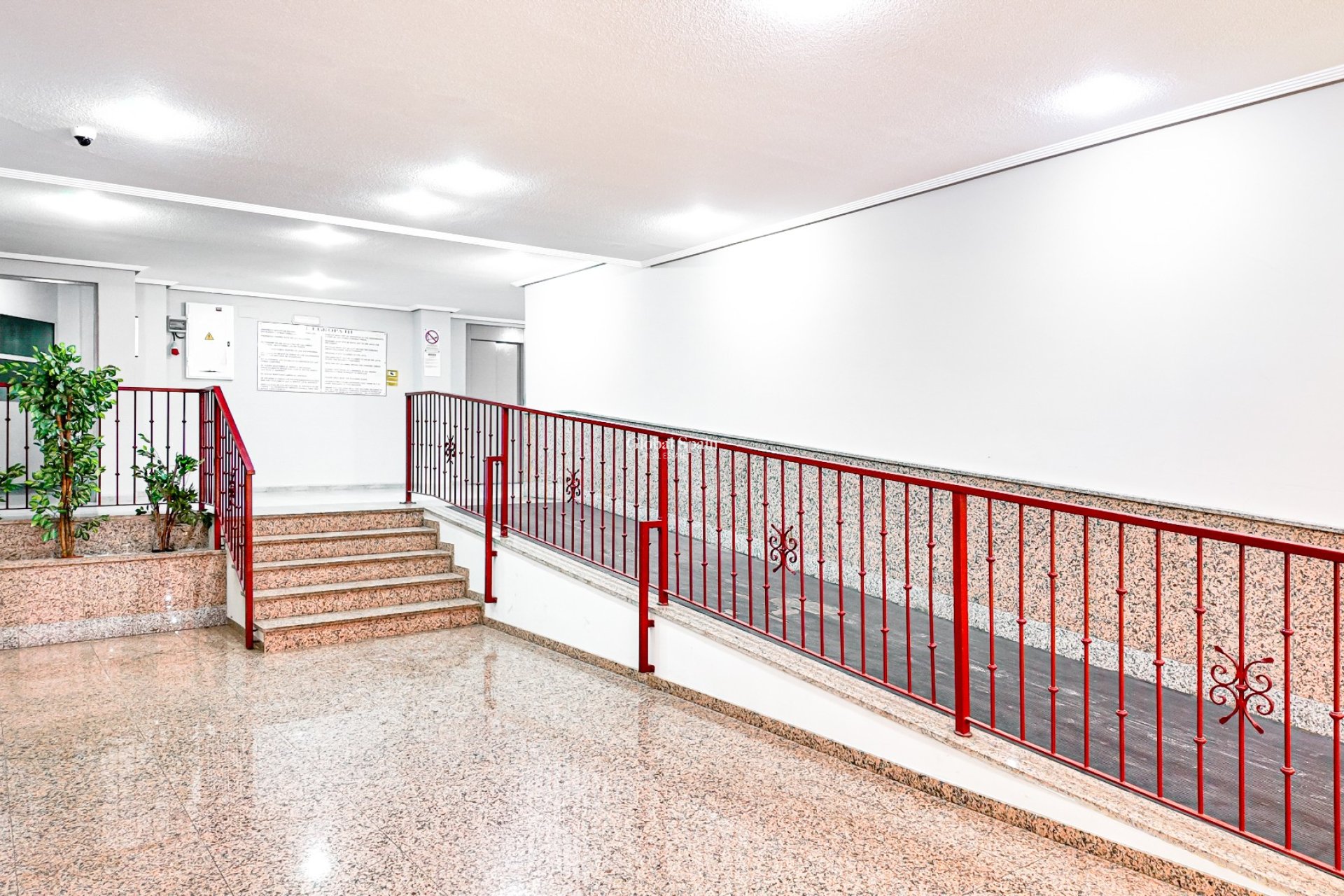 Revente - APPARTEMENT -
TORREVIEJA - Costa Blanca