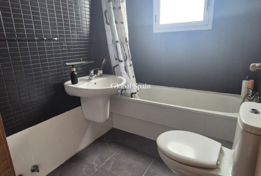 Revente - APPARTEMENT -
TORREVIEJA - Costa Blanca