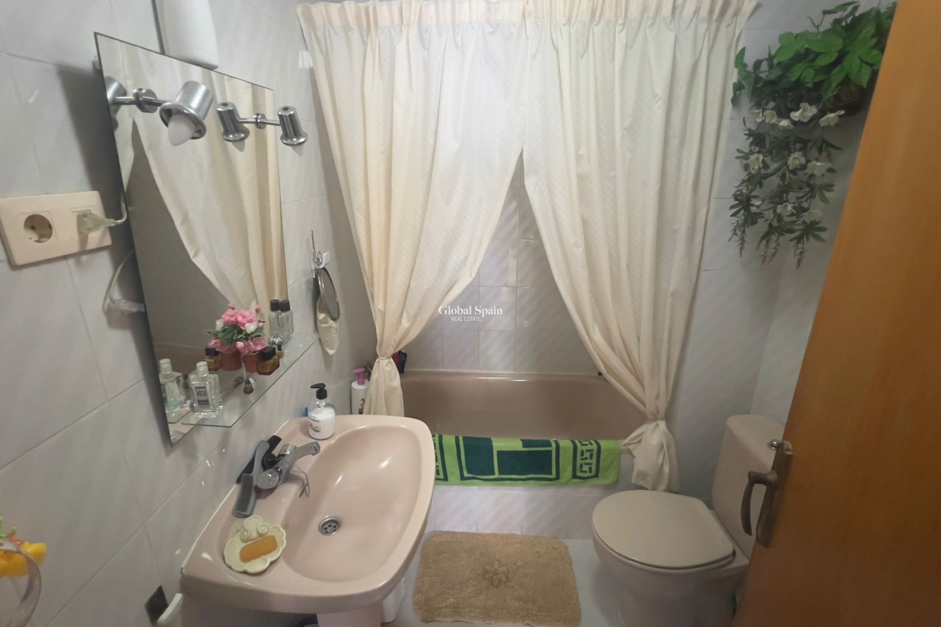 Revente - APPARTEMENT -
TORREVIEJA - Costa Blanca