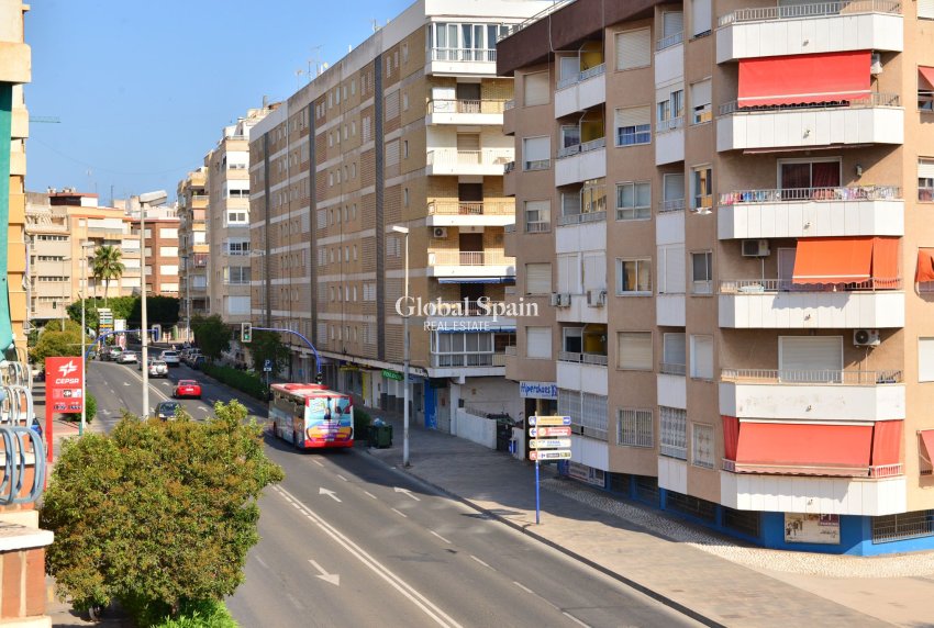 Revente - APPARTEMENT -
TORREVIEJA - Costa Blanca