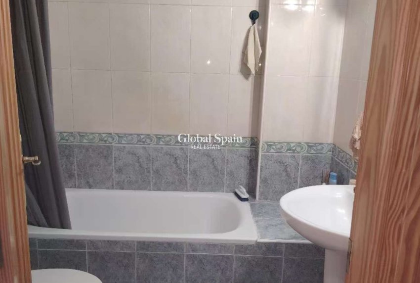 Revente - APPARTEMENT -
TORREVIEJA - Costa Blanca