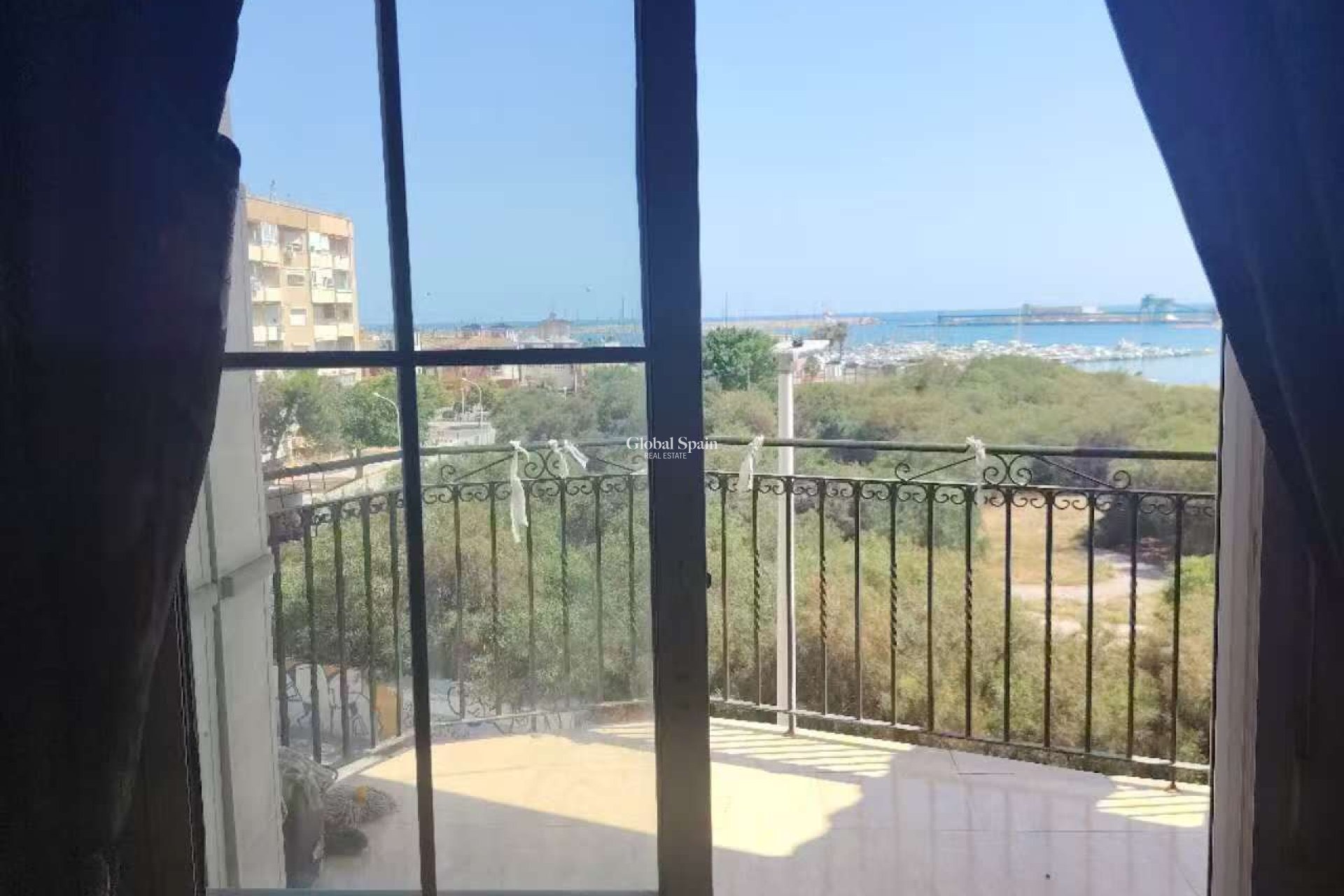 Revente - APPARTEMENT -
TORREVIEJA - Costa Blanca