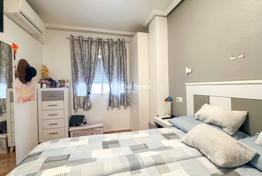 Revente - APPARTEMENT -
TORREVIEJA - Costa Blanca