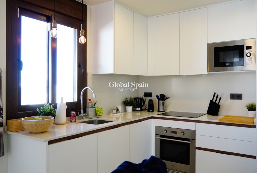 Revente - APPARTEMENT -
TORREVIEJA - Costa Blanca