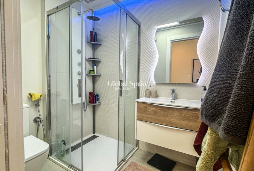 Revente - APPARTEMENT -
TORREVIEJA - Costa Blanca