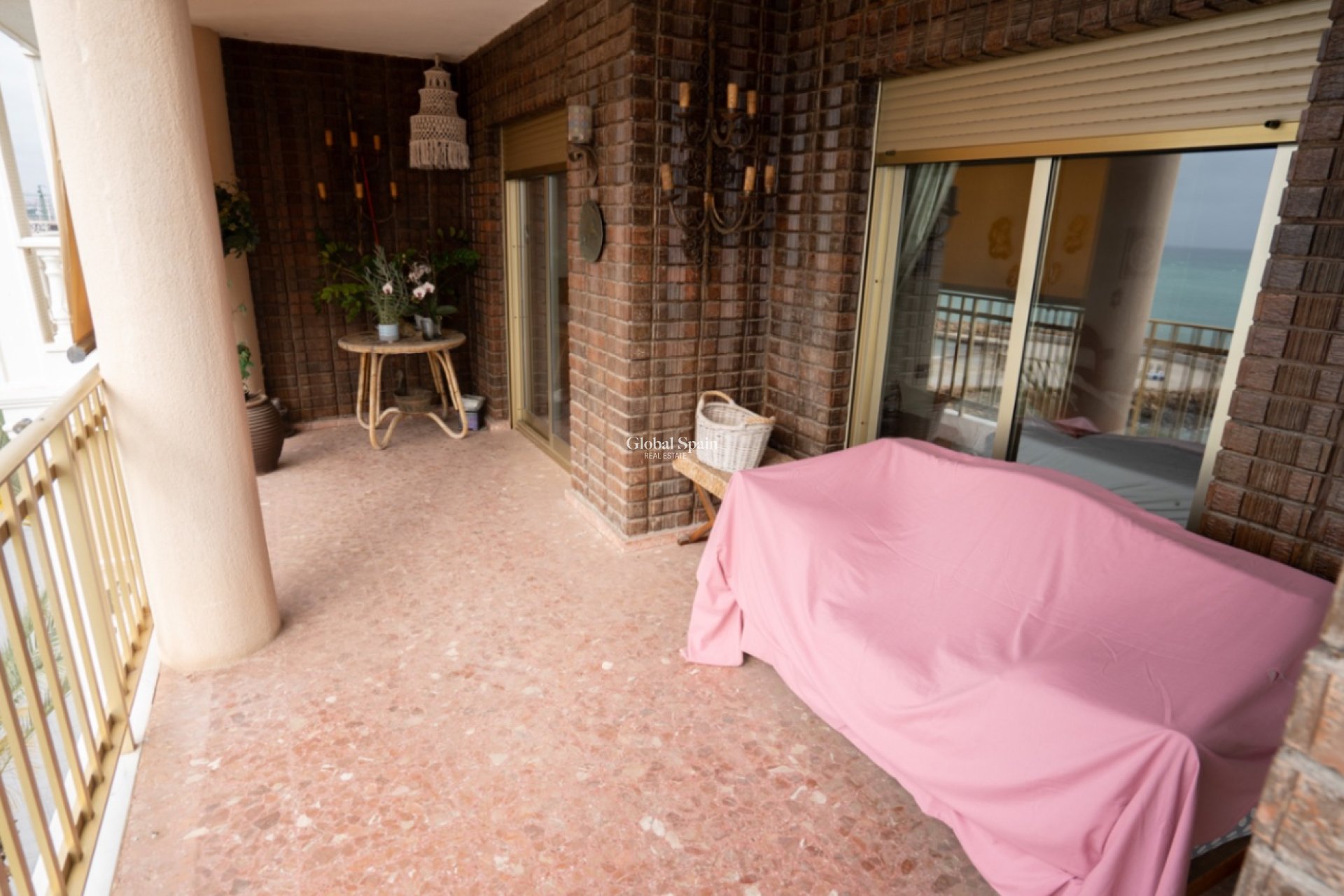 Revente - APPARTEMENT -
TORREVIEJA - Costa Blanca