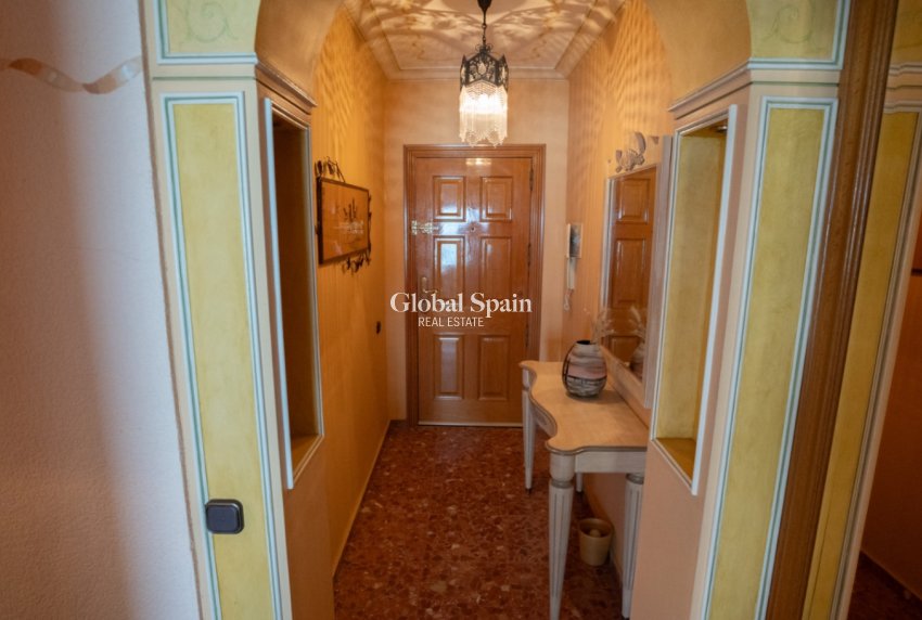 Revente - APPARTEMENT -
TORREVIEJA - Costa Blanca