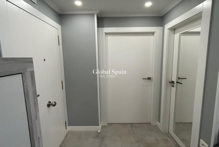 Revente - APPARTEMENT -
TORREVIEJA - Costa Blanca