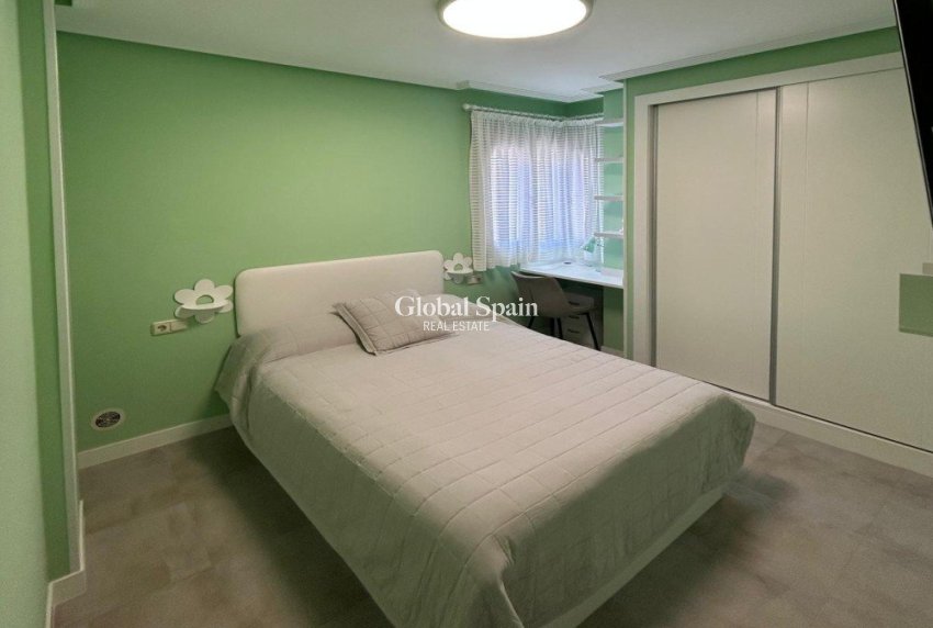 Revente - APPARTEMENT -
TORREVIEJA - Costa Blanca