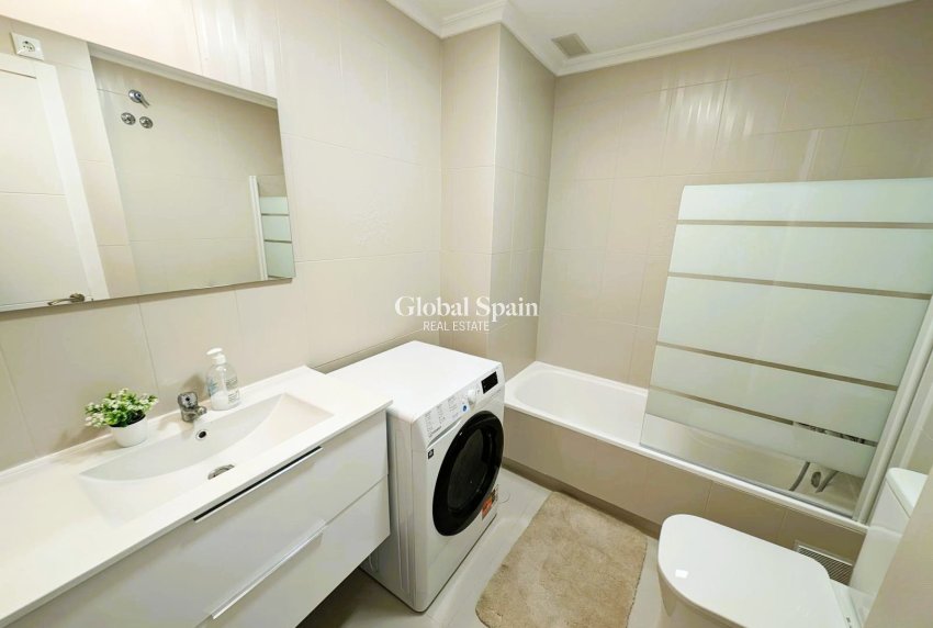 Revente - APPARTEMENT -
TORREVIEJA - Costa Blanca