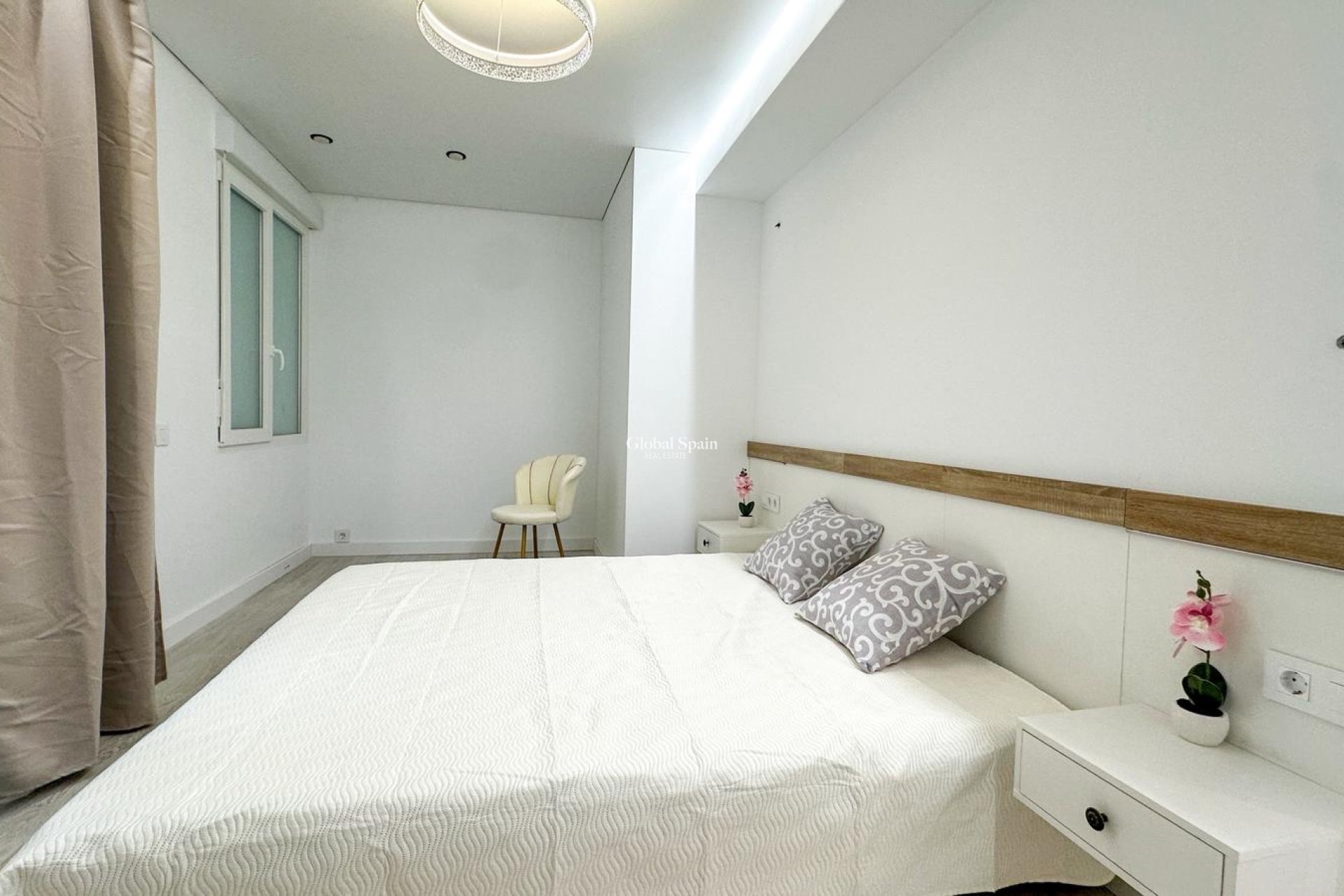 Revente - APPARTEMENT -
TORREVIEJA - Costa Blanca