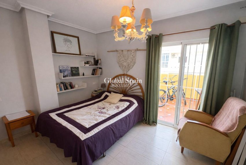 Revente - APPARTEMENT -
TORREVIEJA - Costa Blanca