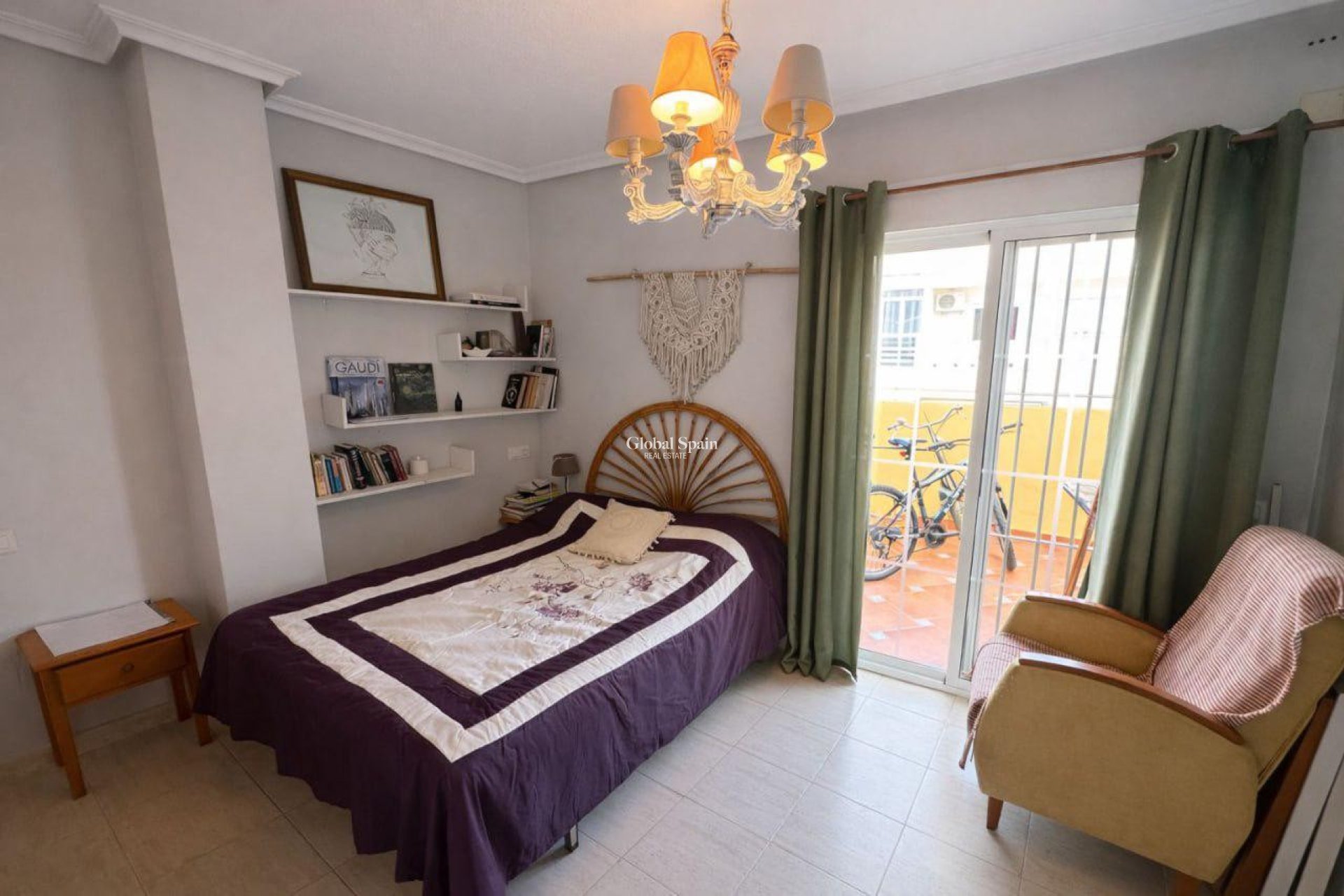 Revente - APPARTEMENT -
TORREVIEJA - Costa Blanca