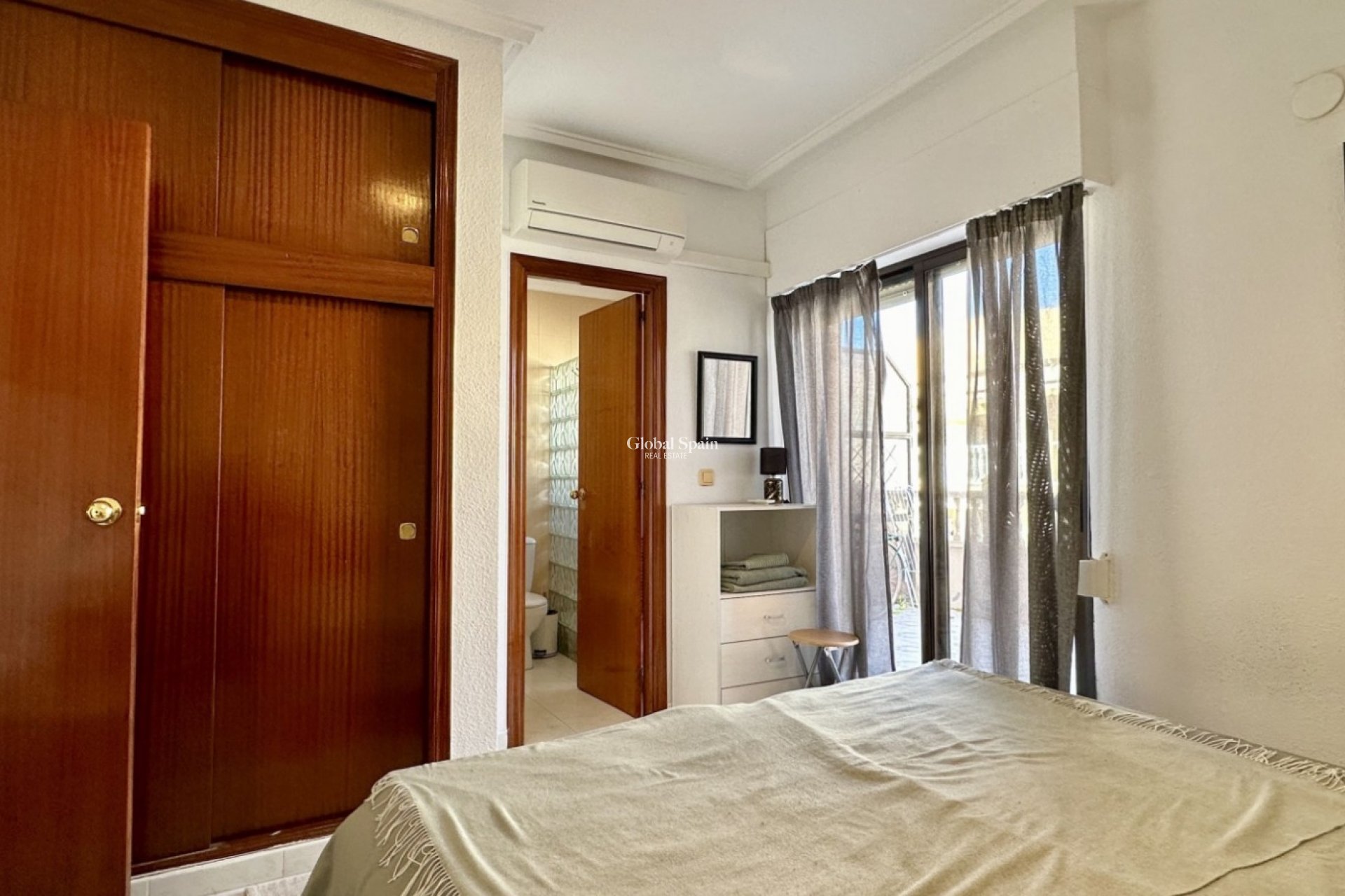 Revente - APPARTEMENT -
TORREVIEJA - Costa Blanca