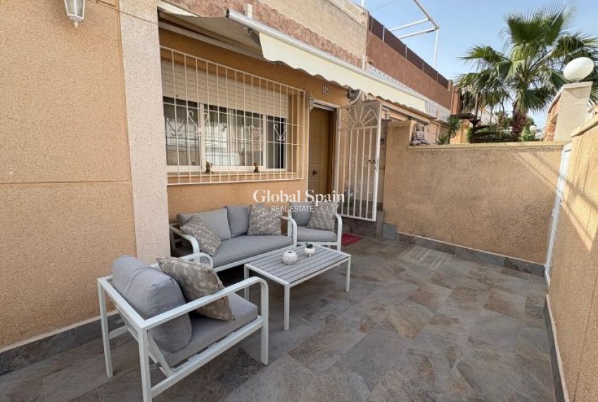 Revente - APPARTEMENT -
TORREVIEJA - Costa Blanca