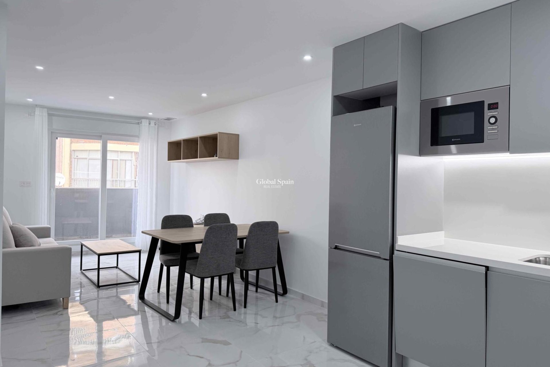 Revente - APPARTEMENT -
TORREVIEJA - Costa Blanca
