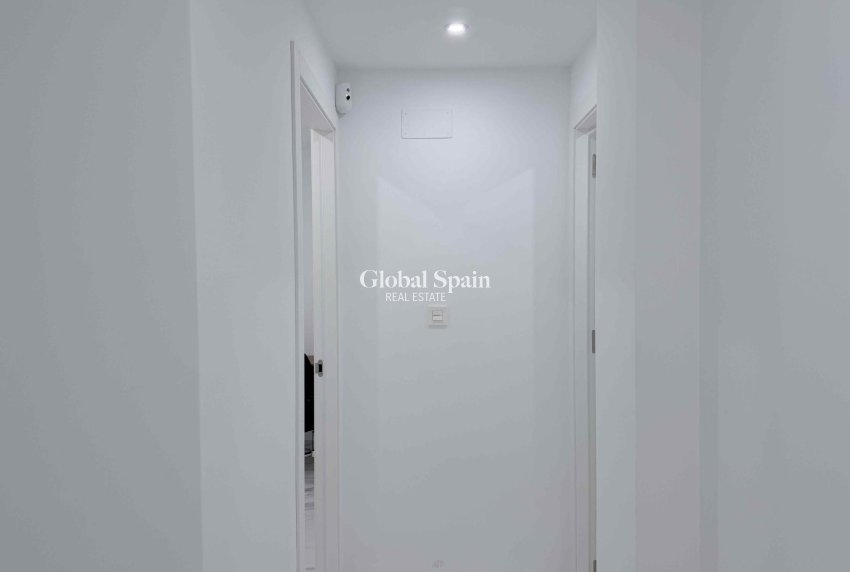 Revente - APPARTEMENT -
TORREVIEJA - Costa Blanca
