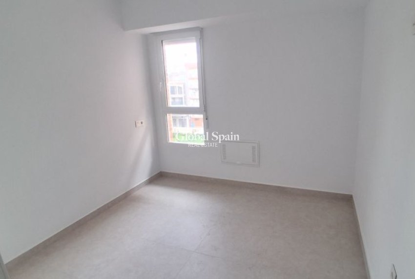 Revente - APPARTEMENT -
TORREVIEJA - Costa Blanca