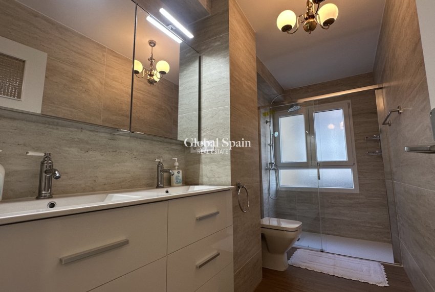 Revente - APPARTEMENT -
TORREVIEJA - Costa Blanca