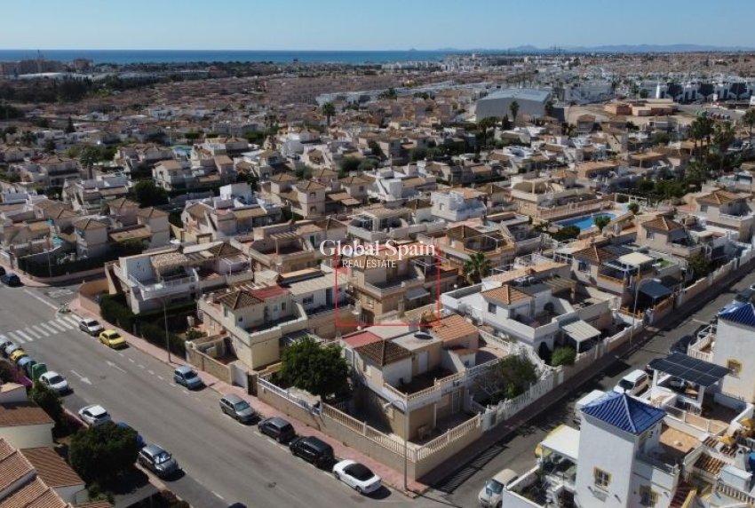 Revente - APPARTEMENT -
TORREVIEJA - Costa Blanca